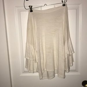 white midsleeve shirt